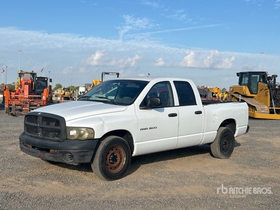 2004 Dodge  Ram 1500 4x2 Extended Cab Pickup