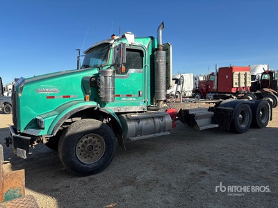 2006 Kenworth T800 6x4 Day Cab Truck Tractor (Inoperable)