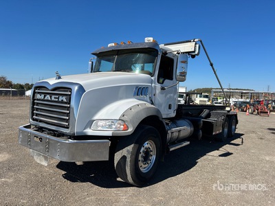 2013 Mack GU813 6x4 Roll-Off Truck