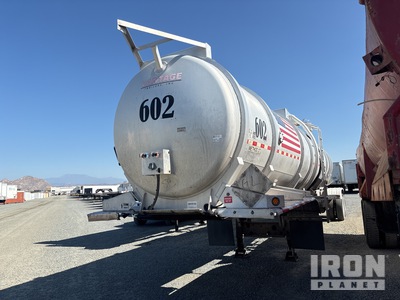 2013 Dragon 8400 gal T/A مقطورة صهاريج