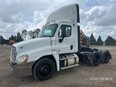 2015 Freightliner Cascadia 125 6x2 T/A Day Cab Truck Tractor
