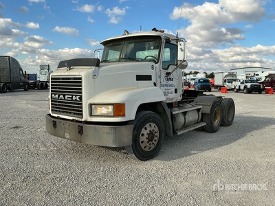 2007 Mack CXN613 6x4 T/A Dagcabine Trekker