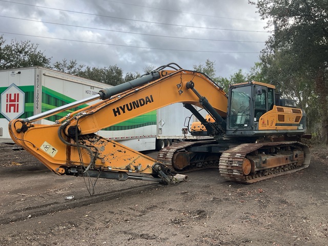 2021 Hyundai HX520L Tracked Excavator (Inoperable)