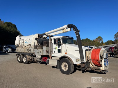 Vactor 2100-P-PD on 2013 Kenworth T800 6x4 Vacuum Tanker Truck