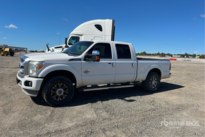 2014 Ford F-250 Platinum 4x4 Crew Cab Pickup