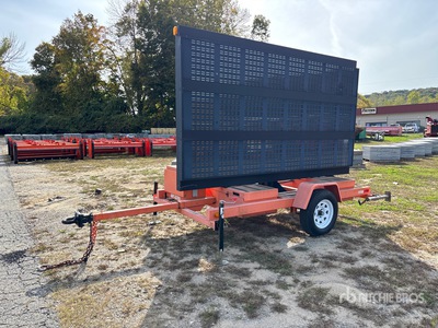2011 American Signal CMS-T300 80 W Solar Message Board