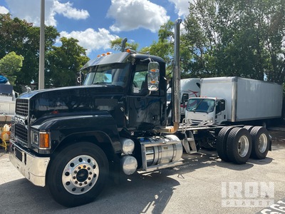 2024 Mack Pinnacle 6x4 T/A Day Cab Truck Tractor