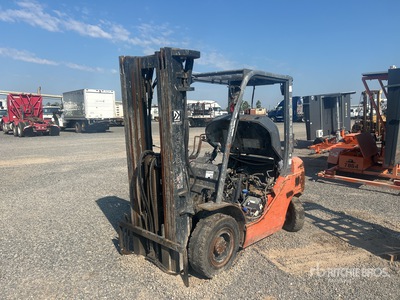 2007 Toyota 8FGU25 2500 lb Pneumatic Tire Forklift (Inoperable)