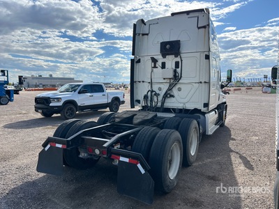 2016 Freightliner Cascadia 125 6x4 Cabeza Tractora Cabina Dormitorio (Inoperable)