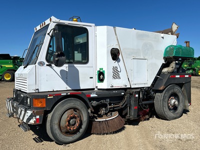 2009 Johnston Sweeper Truck