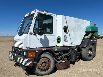 2009 Johnston Sweeper Truck