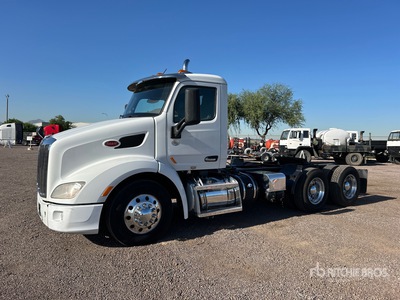 2017 Peterbilt 579 6x4 تراكتور شاحنة نهارية (ثنائية المحور)
