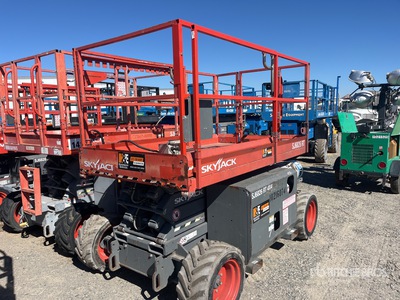 2017 Skyjack SJ6826 RT 4x4 Dual Fuel Scissor Lift