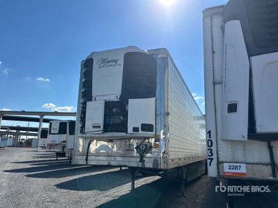 2015 Utility 53 ft x 102 in Sliding T/A Refrigerated Trailer