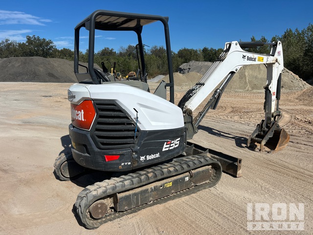EXCAVADORA 2020 BOBCAT E35I