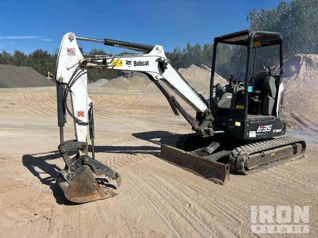 EXCAVADORA 2020 BOBCAT E35I