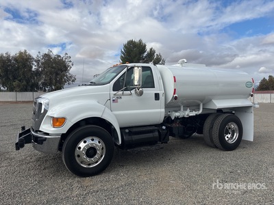 2012 Ford F-750 2000 gal 4x2 Water Truck