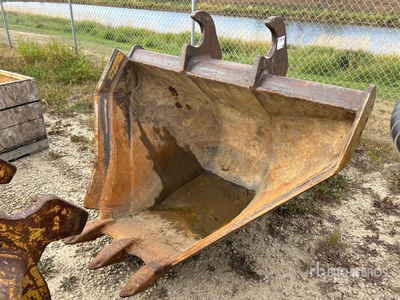 74 in Q/C V-Ditching Excavator Bucket - Fits 290/300 series