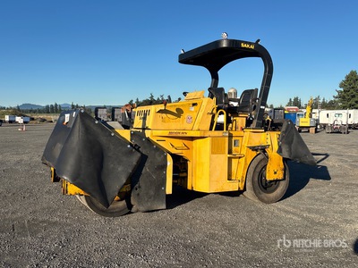 2006 Sakai GW750 7 Wheel Pneumatic Roller