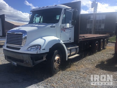 2005 FREIGHTLINER CL112 6x2 T/A Sleeper Truck Tractor