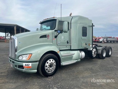 2015 Kenworth T660 8x4 Tri/A Sleeper Truck Tractor