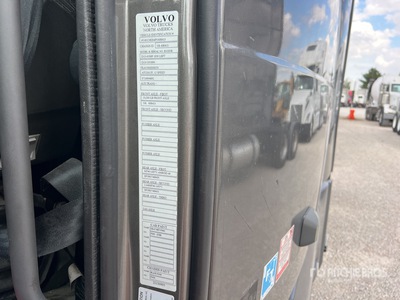 2023 Volvo VNL760 6x4 T/A Sleeper Truck Tractor