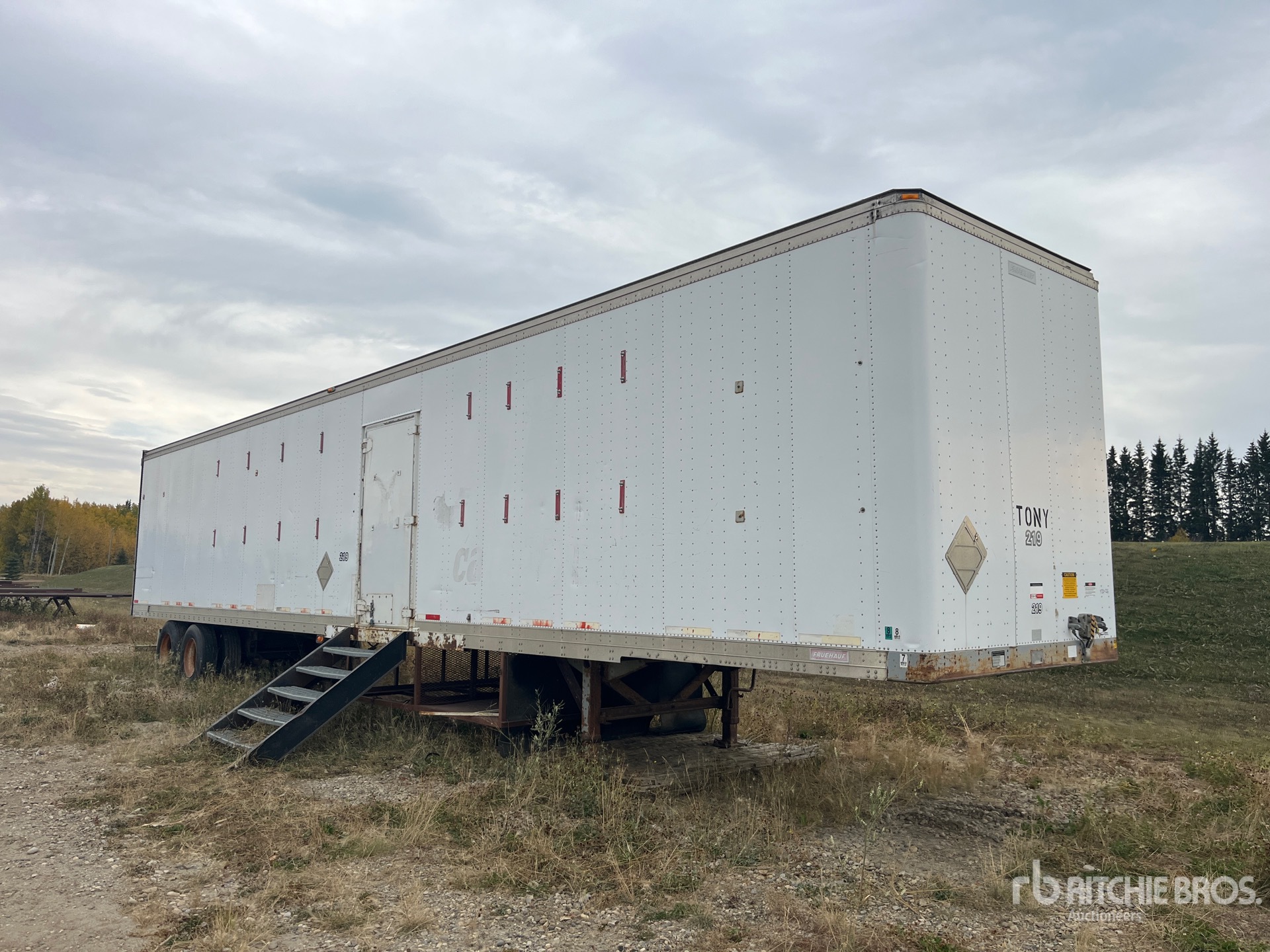 1996 Fruehauf FBHLP9 53 ft x 96 in T/A Van Trailer