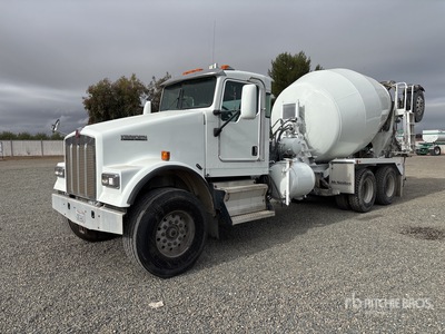 2016 Kenworth W900 8x4 Mixer Truck