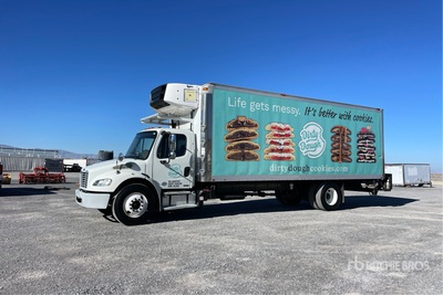 2012 Freightliner M2 106 4x2 Autocarro frigorifero