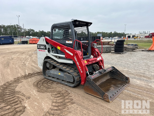 MINI CARGADOR SOBRE ORUGAS 2025 TAKEUCHI TL8R2