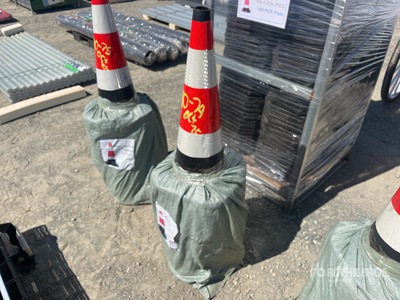 Quantity of (20) 15 In X 37 In Conos de trafico