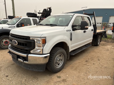 2020 Ford F-350 XL 4x4 Crew Cab Flatbed Truck