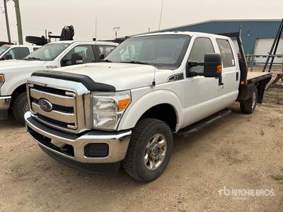 2015 Ford F-350 XLT 4x4 Crew Cab Camion à Plateau