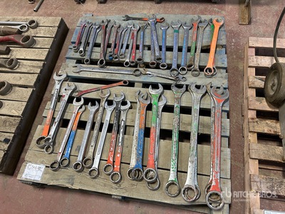 Quantity of SAE Wrenches أدوات يدوية متنوعة
