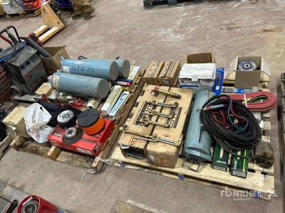 Quantity of (2) Pallets of Welding Tools & Supplies Varios, equipamiento de soldadura