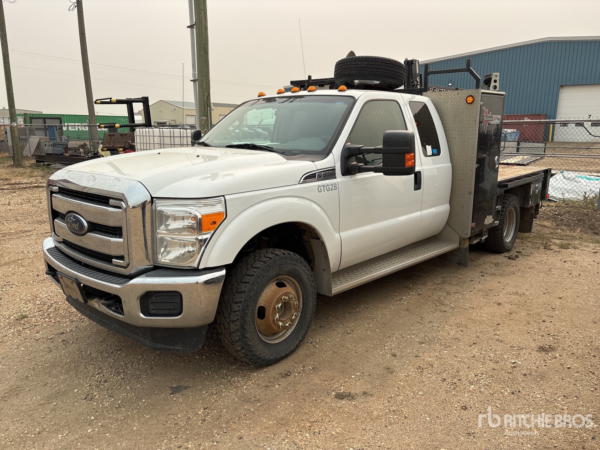 Hiab 033T-4 2310 kg Knuckle Boom on 2015 Ford F-350 XLT 4x4 Extended Cab Flatbed Truck w/Crane