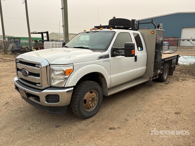 Hiab 033T-4 2310 kg Knuckle Boom on 2015 Ford F-350 XLT 4x4 Extended Cab Flatbed Truck with Crane