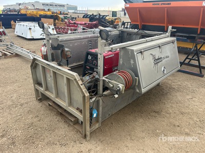 Express Custom 7 ft 10 in Aluminum Schweißdeckkörper