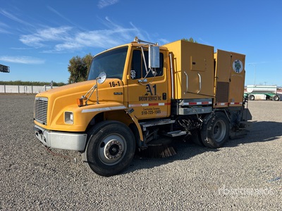 2002 Elgin Sweeper Company on 2002 Freightliner FL70 Sweeper Truck
