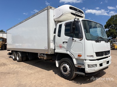 2011 Mitsubishi Fuso Fighter FN 600 6x2 Ciężarówka chłodnia