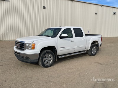 2013 GMC Sierra 1500 4x4 Crew Cab بيك اب