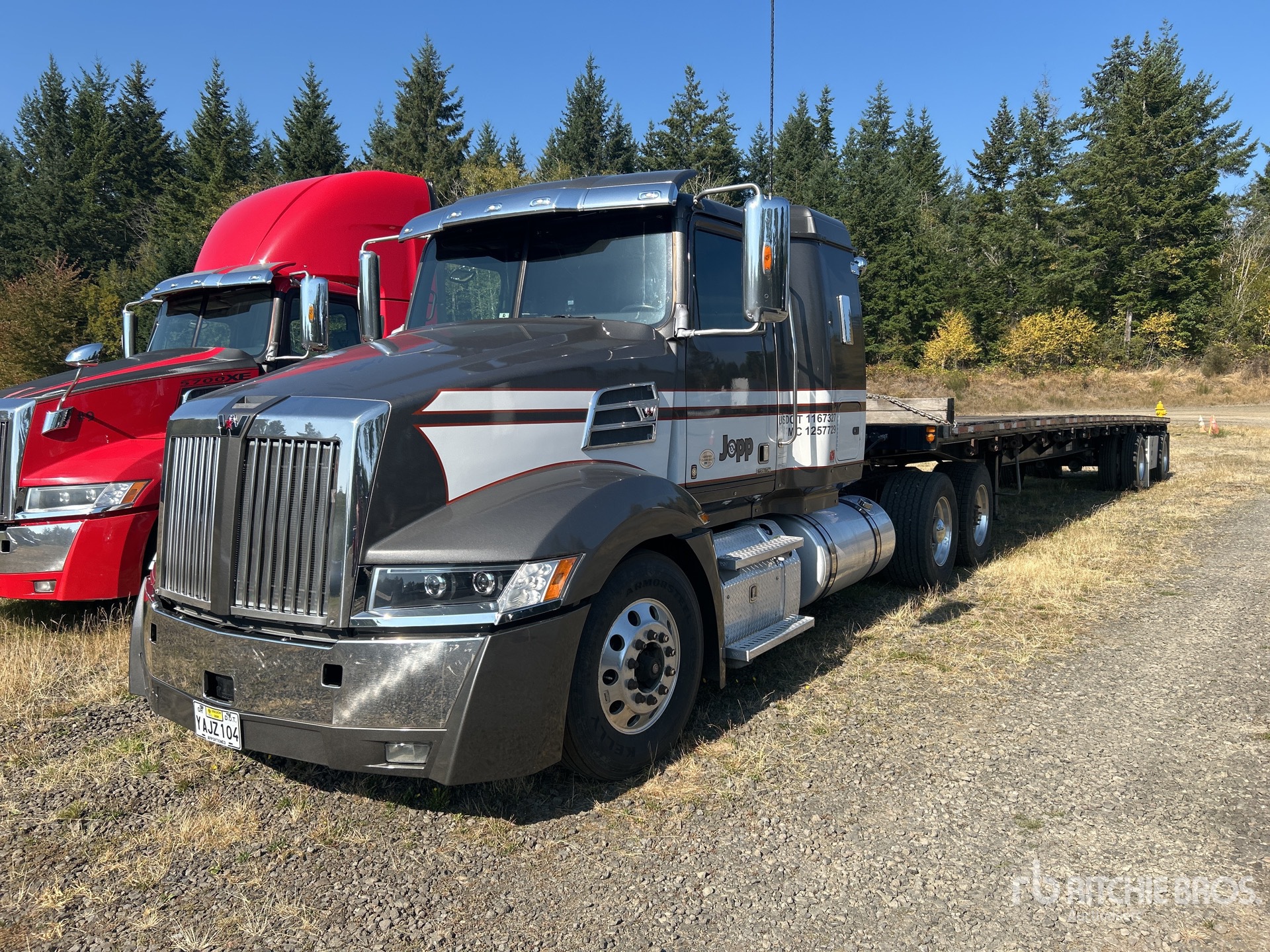 2017 Western Star 5700 6x4 T/A Sleeper Truck Tractor