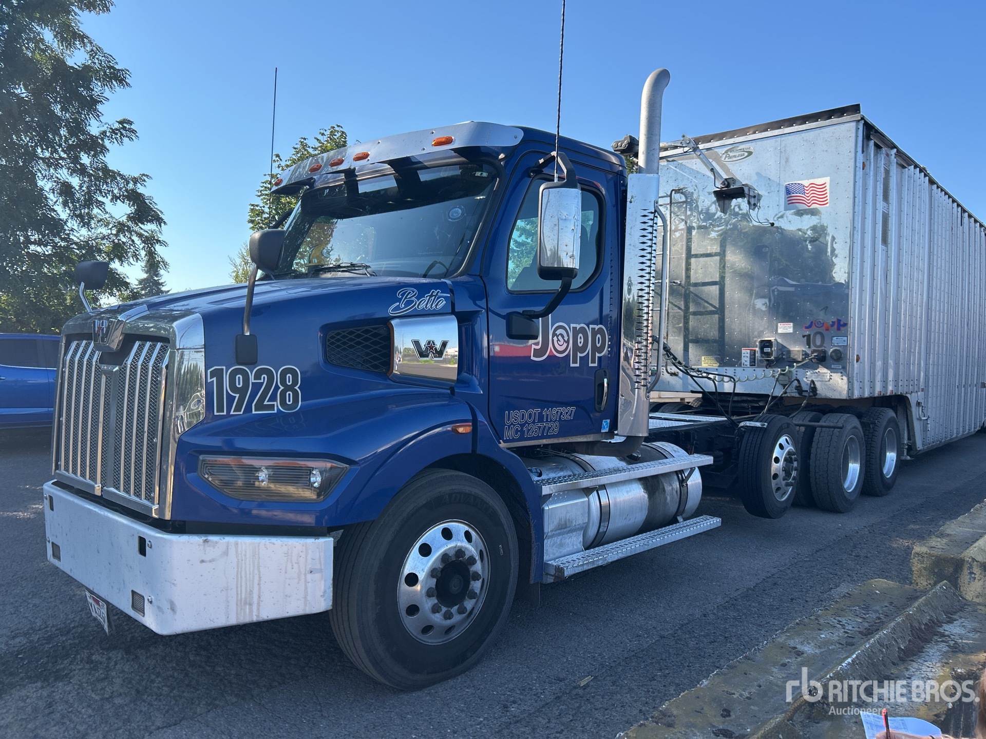 2023 Western Star 4700X 8x4 Day Cab Truck Tractor