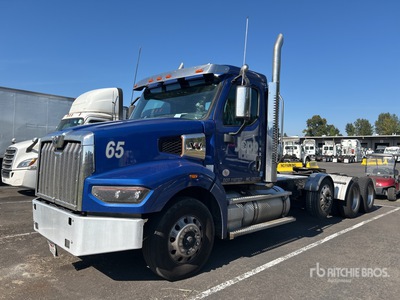 2022 Western Star 4900X 8x4 Day Cab Truck Tractor