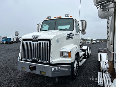 2015 Western Star 4700 8x4 Ciągnik siodłowy z kabiną dzienną Tri/A