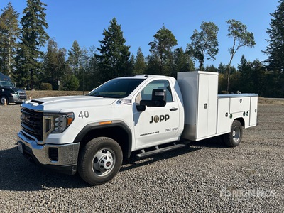 2022 GMC Sierra 3500HD 4x4 Utility Truck
