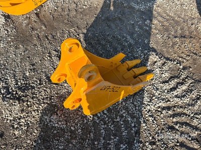 2025 GIYI GY-BK 12 in Cat 305 Excavator Bucket (Unused)