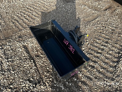 2025 GIYI GY-D3T 32 in CAT Tilting Godet d'excavatrice (Unused)