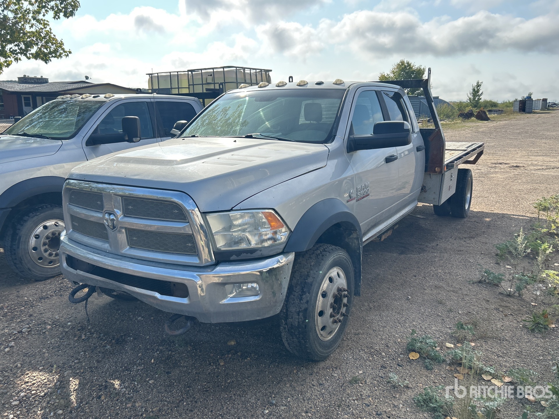 2014 Ram 5500 SLT 4x4 Crew Cab Flatbed Truck