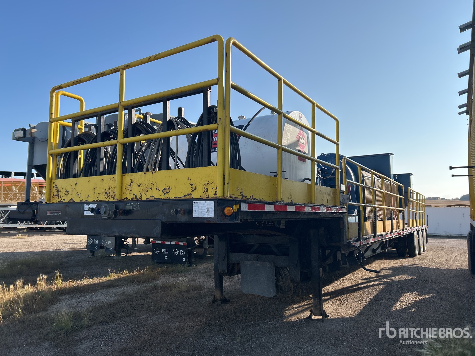2013 Manac 14353A000 53 ft Tri/A Extendable Step Deck Trailer